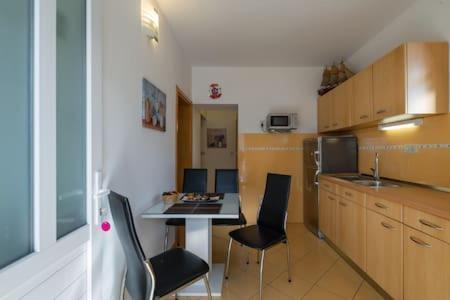 Apartmani Jelena Omiš Buitenkant foto