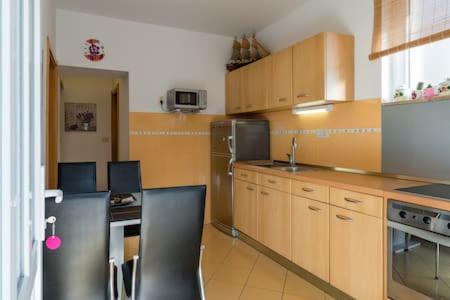 Apartmani Jelena Omiš Buitenkant foto