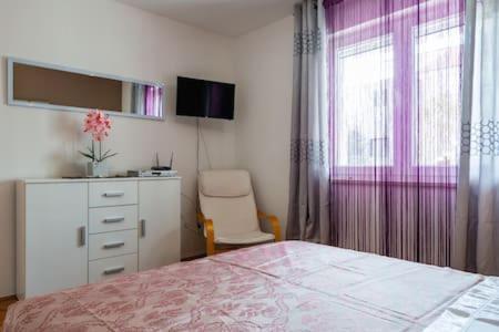 Apartmani Jelena Omiš Buitenkant foto