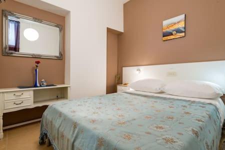 Apartmani Jelena Omiš Buitenkant foto